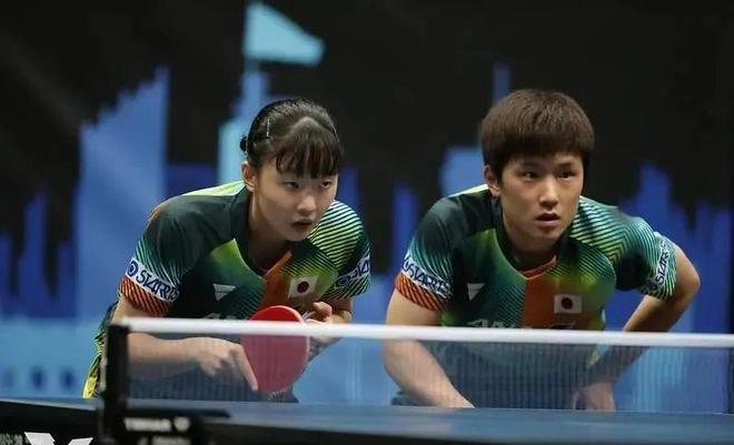 态度谈论自 态度谈论自